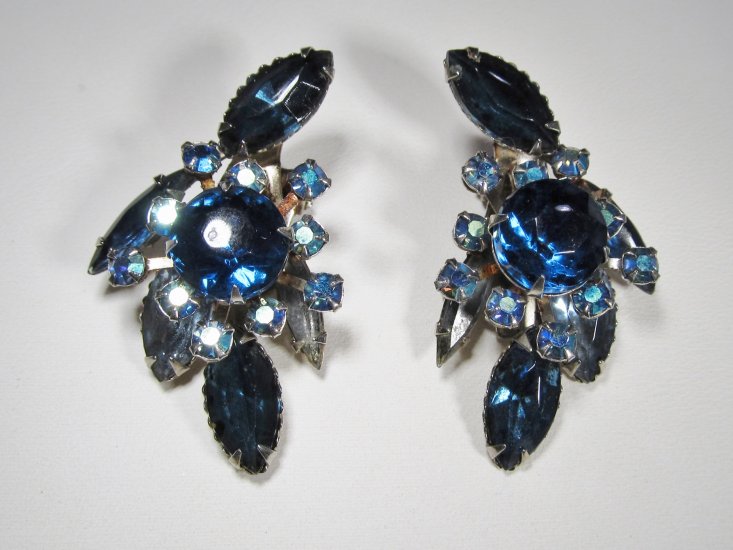 Beau Jewels Blue Rhinestone Aurora Borealis Clip Earrings WC-219 - Click Image to Close