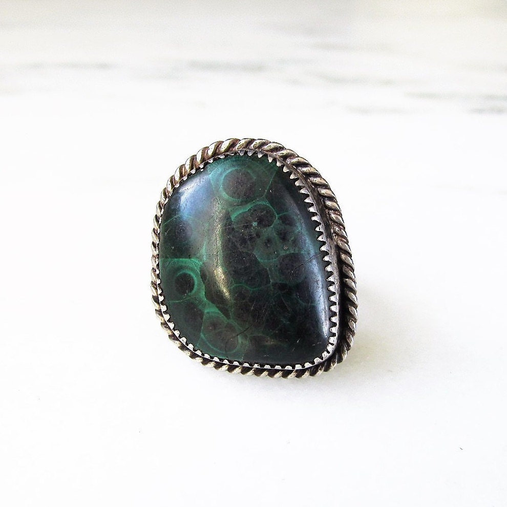 Navajo Huge Malachite Vintage Sterling Silver Ring with Hammered Shank Handmade ETC2792