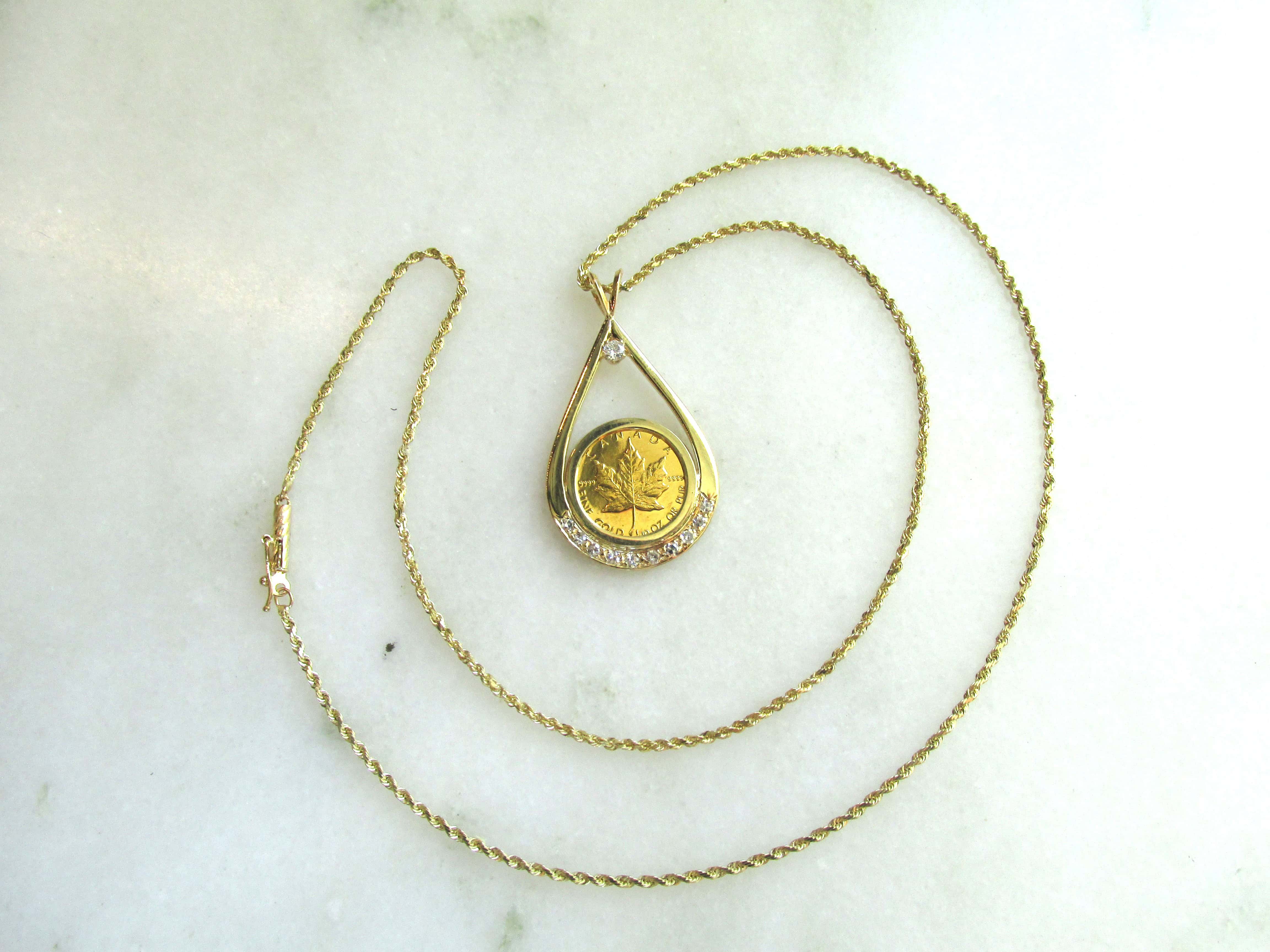 14K Diamond 1/10oz Gold Maple Leaf Pendant Necklace ETC10641