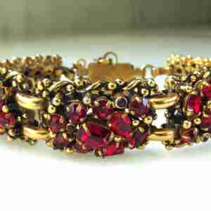 Vintage Barclay Red Rhinestone Bracelet Gold Tone ETC11072