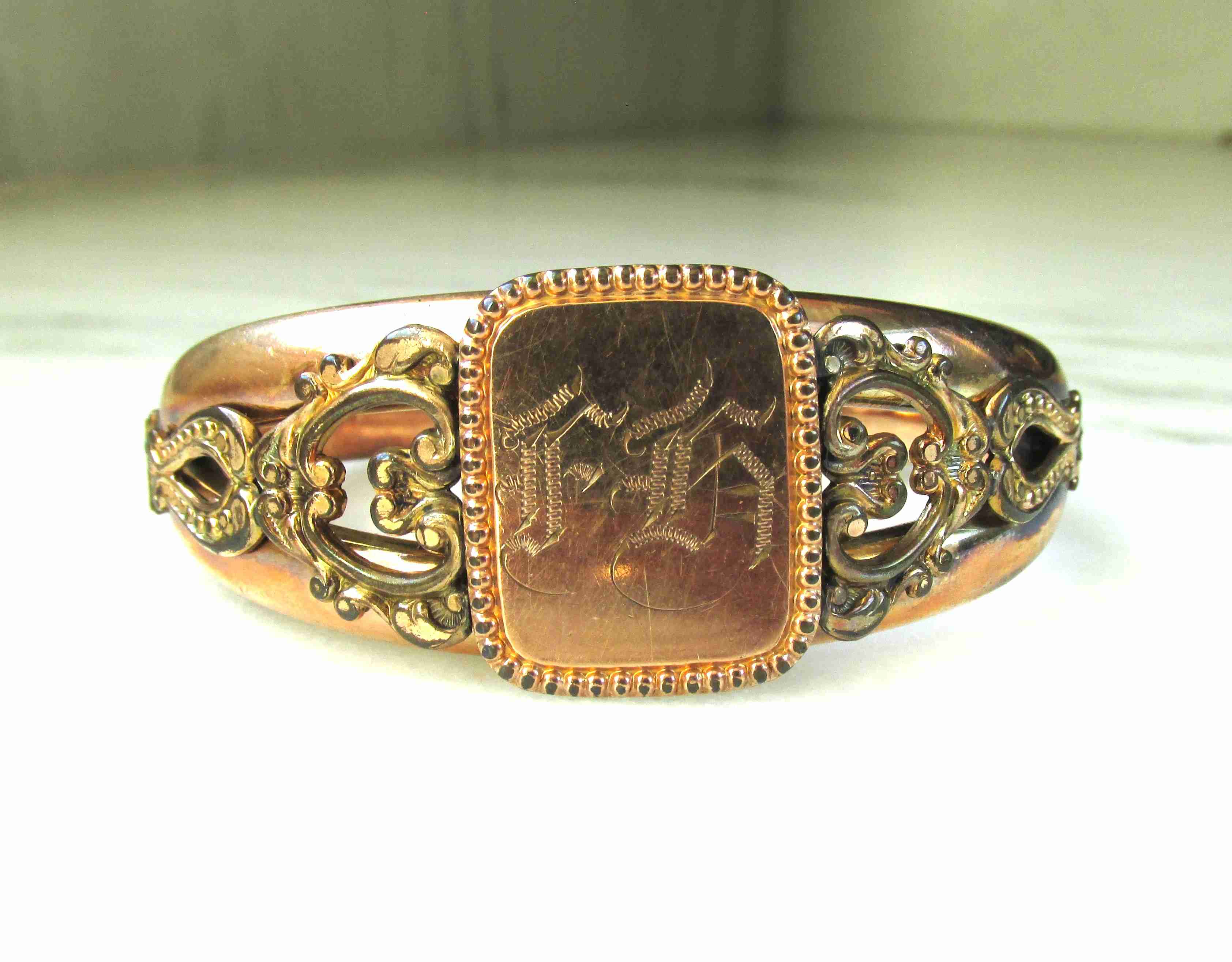 Antique Victorian Rose Gold-Filled F.M. Co Hinged Bangle Bracelet ETC11077