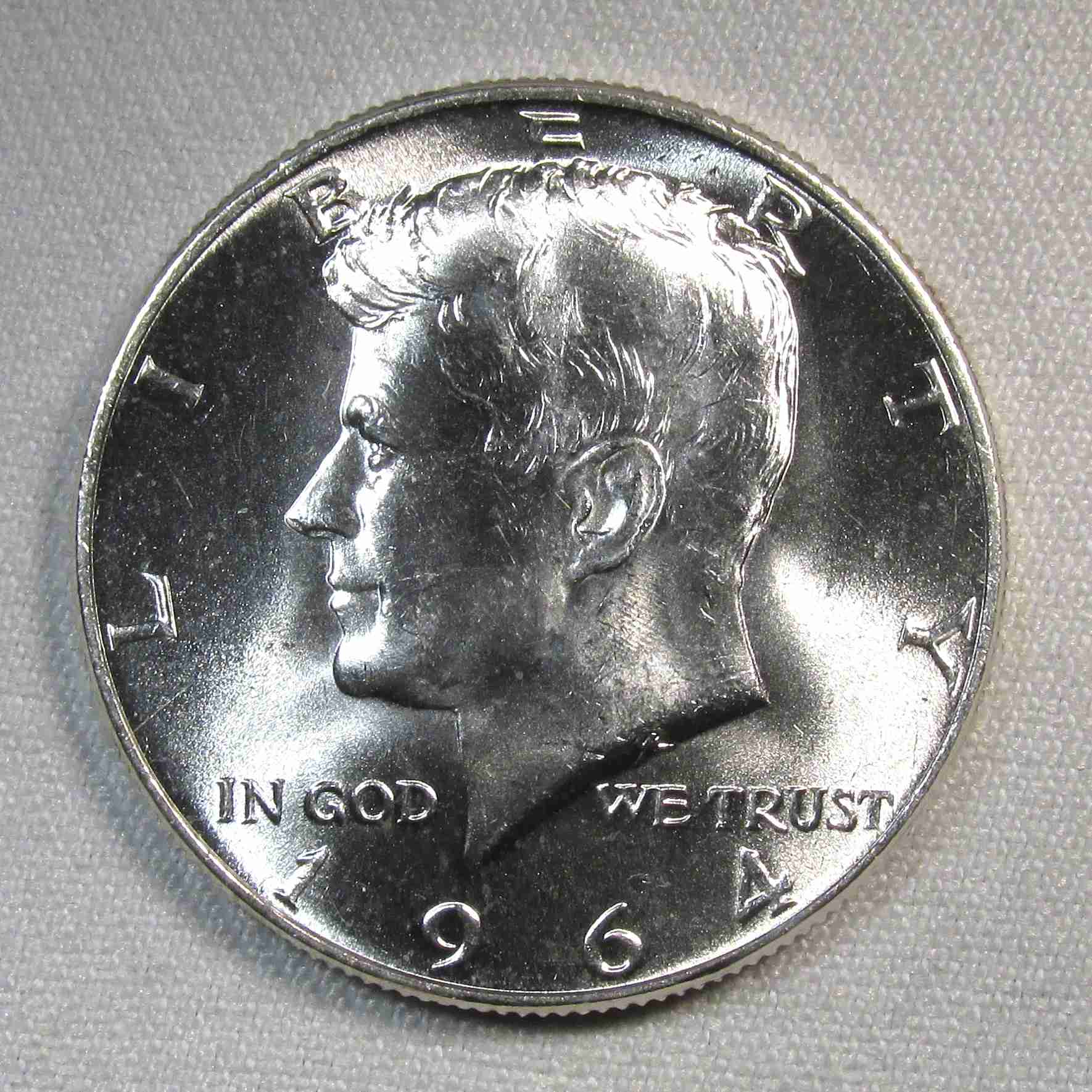 1964 Silver Kennedy Half Dollar GEM UNC Coin AT573