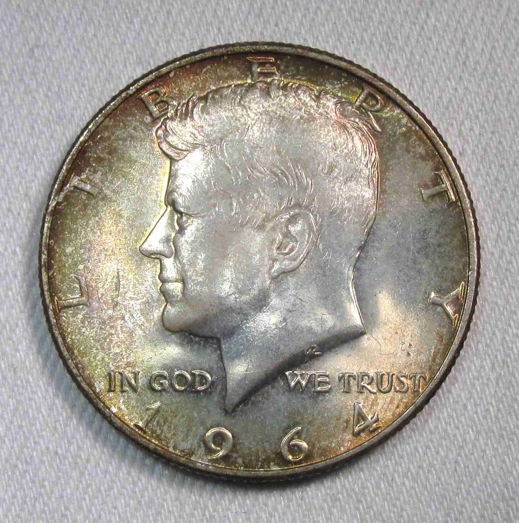 1964-D Silver Kennedy Half Dollar VCH UNC Mint Set Toning AT604