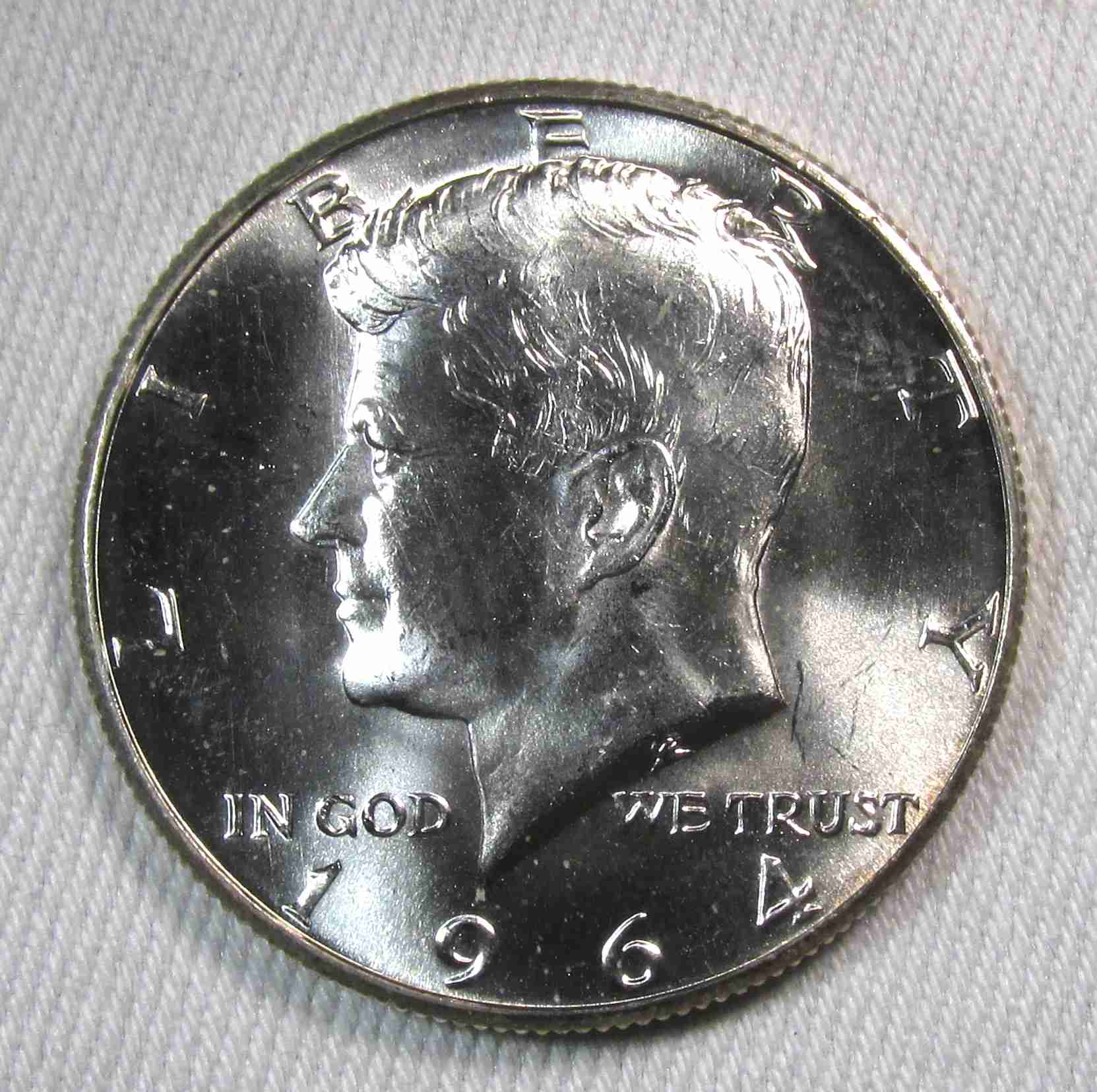 1964 Silver Kennedy Half Dollar GEM UNC Coin AT713
