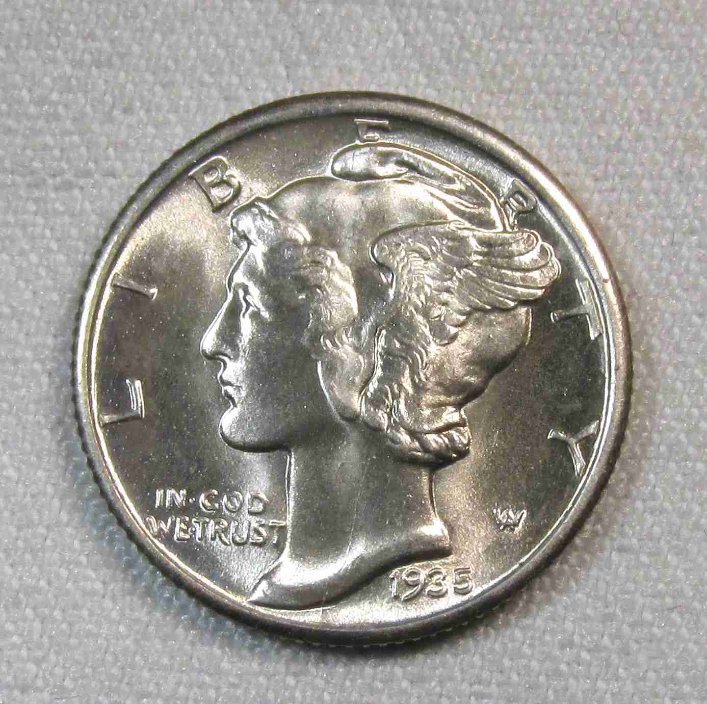 1935 Silver Mercury Dime GEM UNC Coin AU142