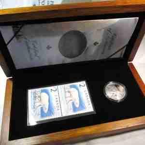 2004 Canadian $2 .925 Silver 8.9g The Proud Polar Bear Stamp & Coin Set OGP AU231
