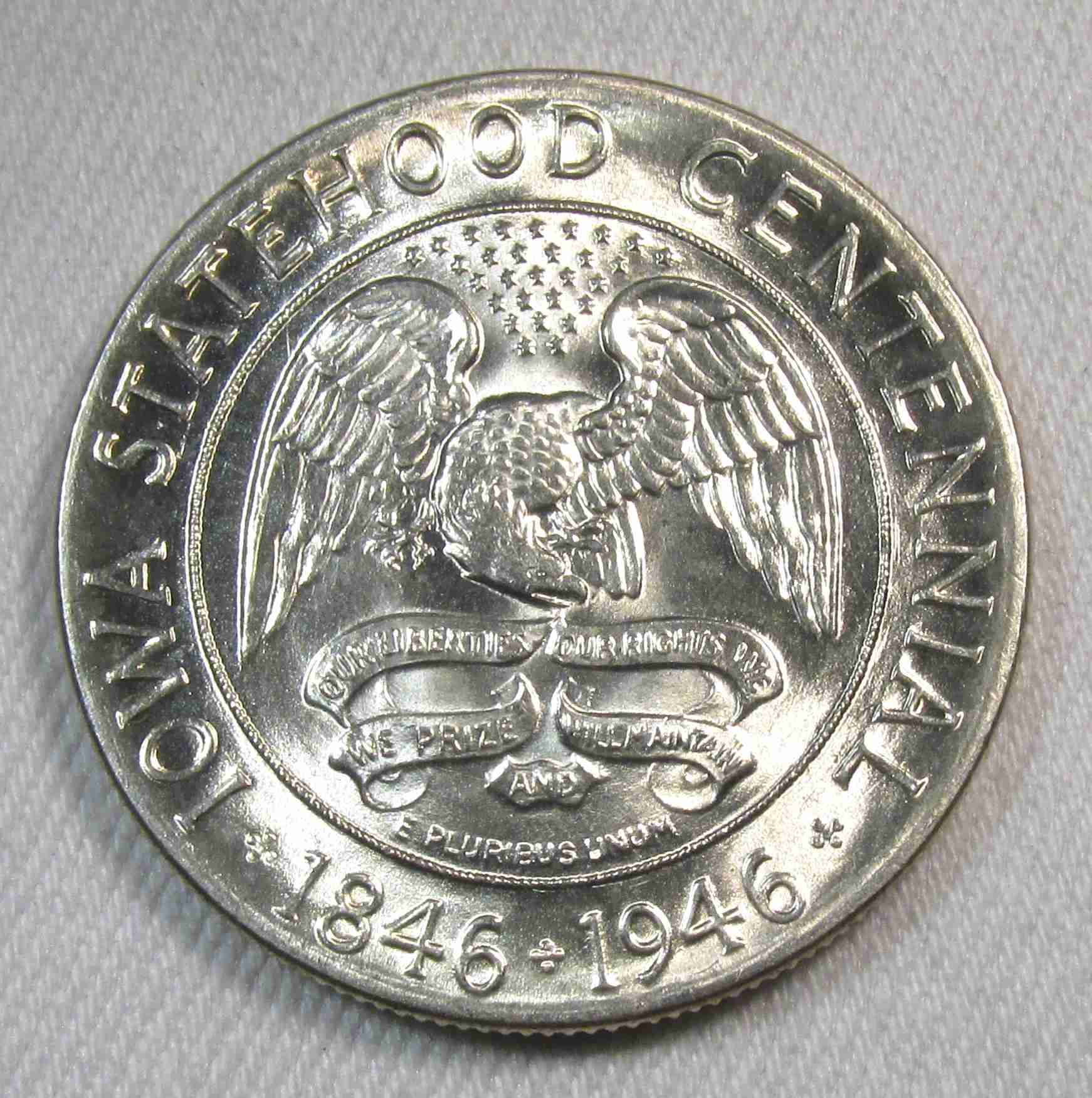 1946 Silver Iowa Commemorative Half Dollar VCH UNC Coin AU368